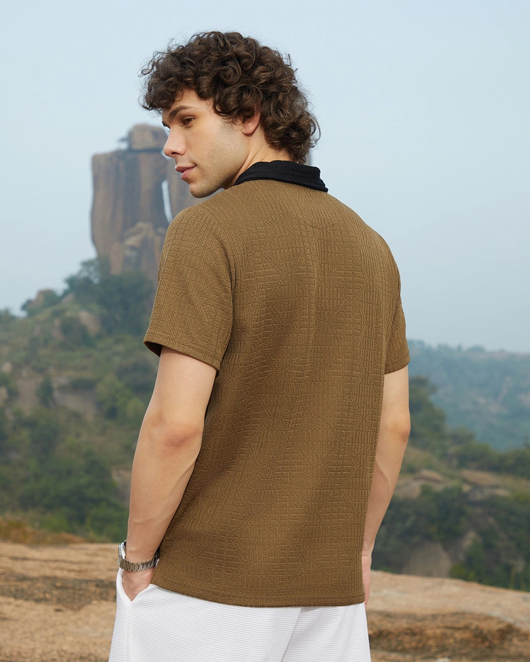 Men's brown textured zip polo t-shirts